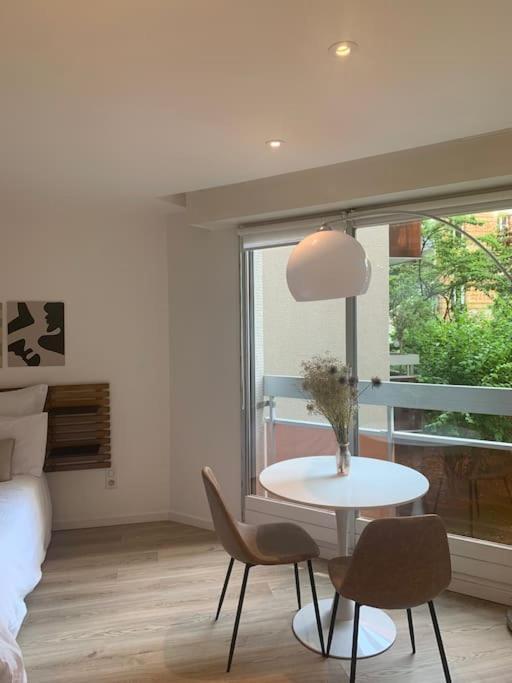 Parisien- Calme Et Lumineux -2 Pax Appartement *