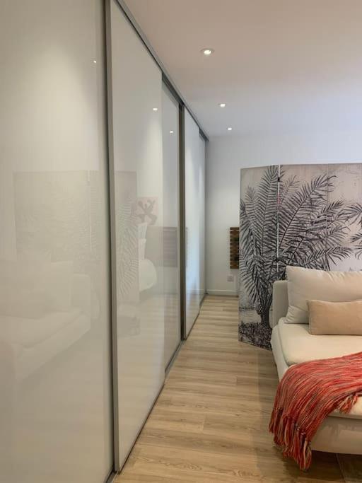 Parisien- Calme Et Lumineux -2 Pax Appartement *