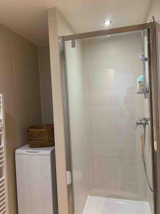 Appartement Parisien- Calme Et Lumineux -2 Pax *